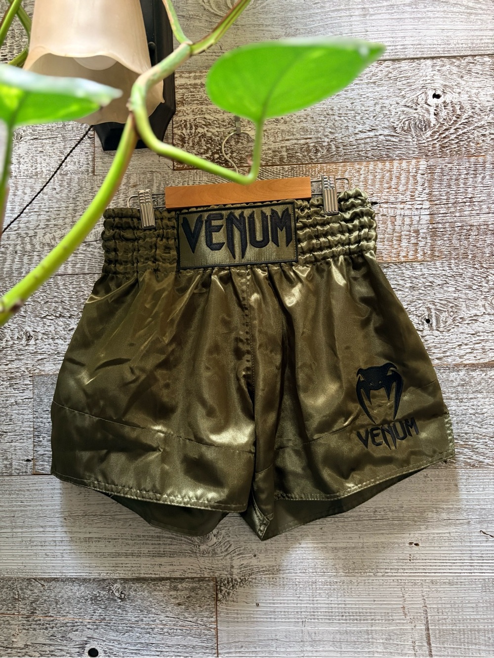 Venum | NWT Classic Muay Thai Martial Arts Fight Shorts - Unisex M, Khaki/Olive